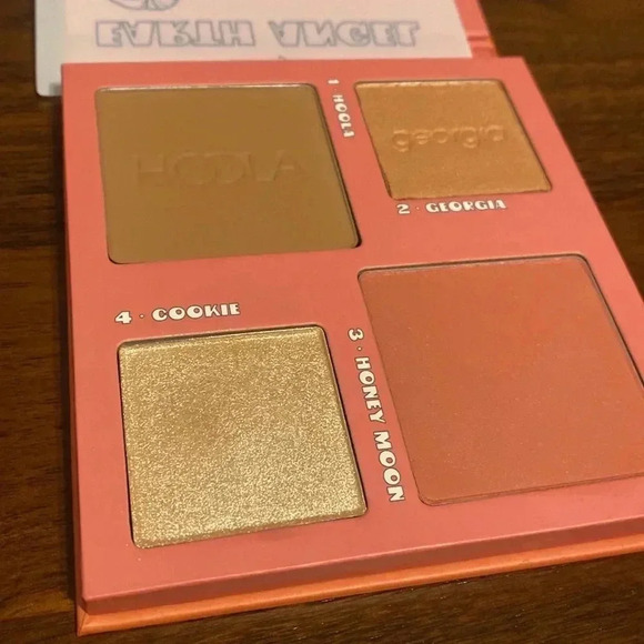 BENEFIT - édition limited -  bronze, blush and highlight palette - new! - Picture 3 of 3